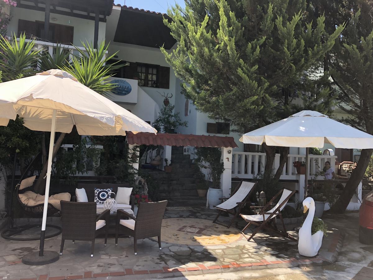 Thalassa Hotel Амоляни Екстериор снимка